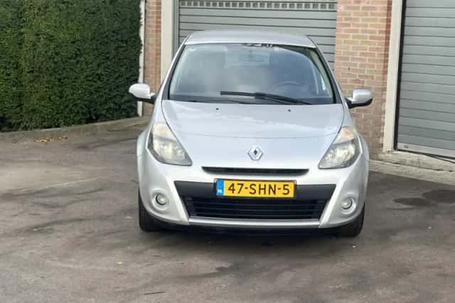 Renault Clio (2011) thumbnail 4
