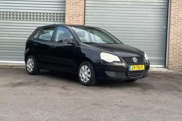 Volkswagen Polo (2006) thumbnail 3