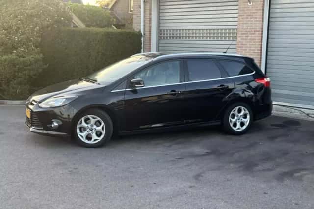 Ford Focus (2012) thumbnail 2