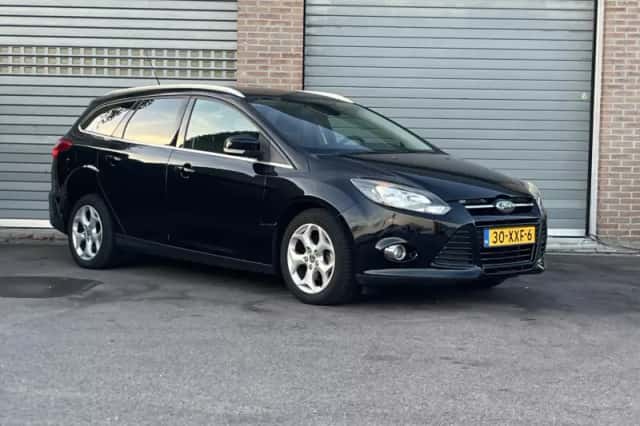 Ford Focus (2012) thumbnail 3