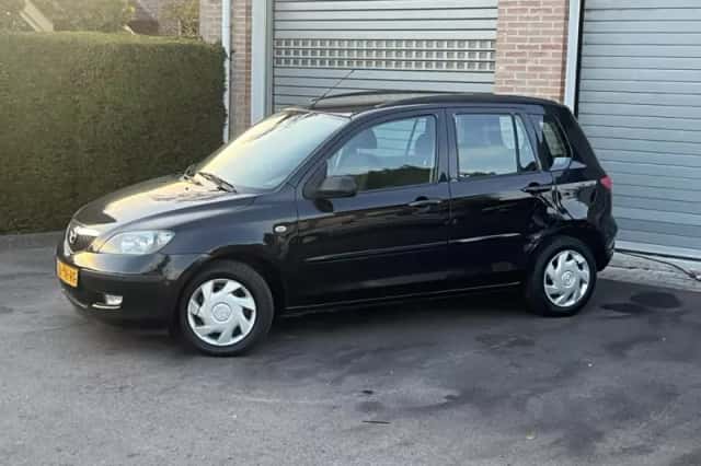 Mazda 2 (2003) thumbnail 2