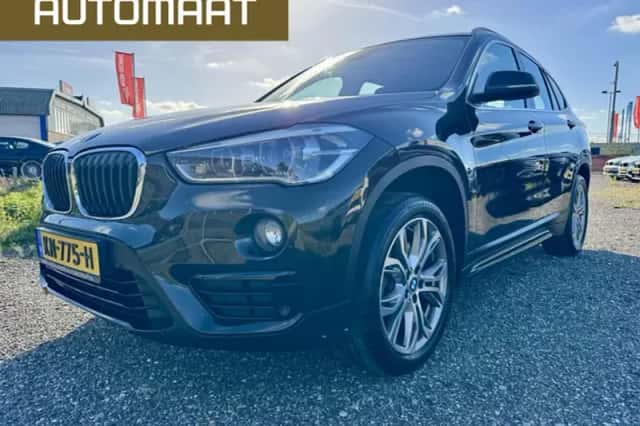 BMW X1 (2016) thumbnail 3