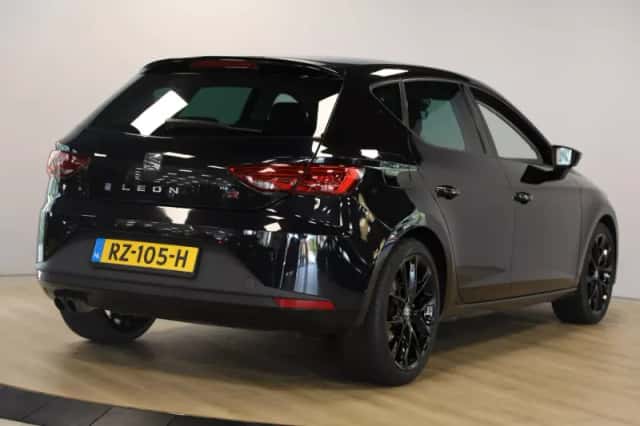 SEAT Leon (2017) thumbnail 2