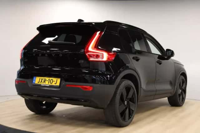 Volvo XC40 (2022) thumbnail 2