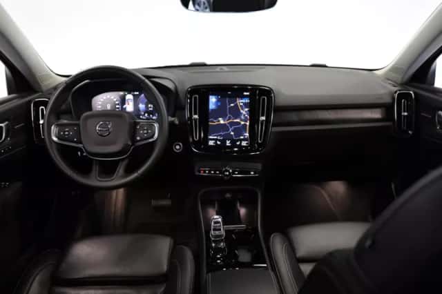 Volvo XC40 (2022) thumbnail 5