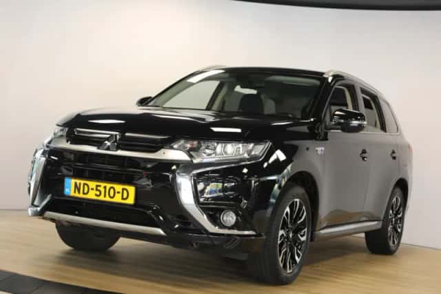 Mitsubishi Outlander (2016) thumbnail 1
