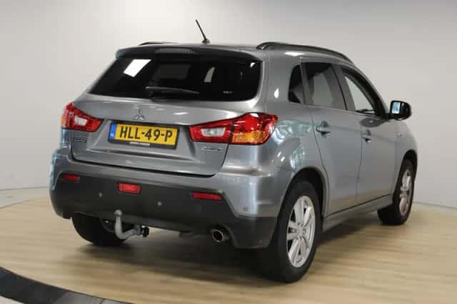 Mitsubishi ASX (2011) thumbnail 2