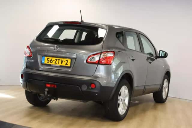 Nissan Qashqai (2013) thumbnail 2