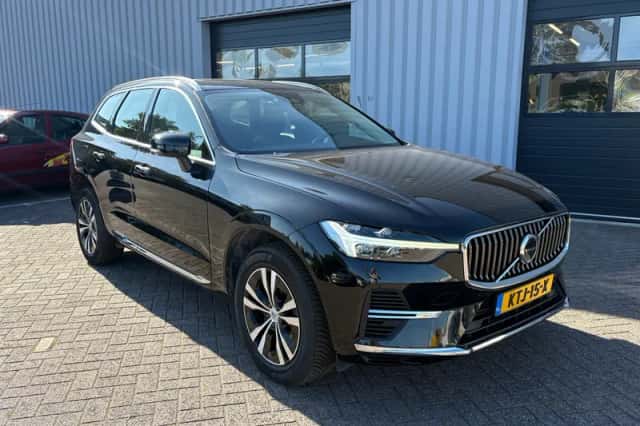 Volvo XC60 (2023) thumbnail 4