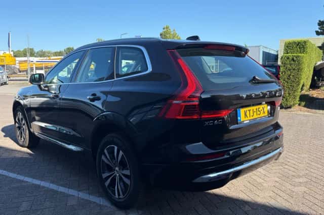 Volvo XC60 (2023) thumbnail 6