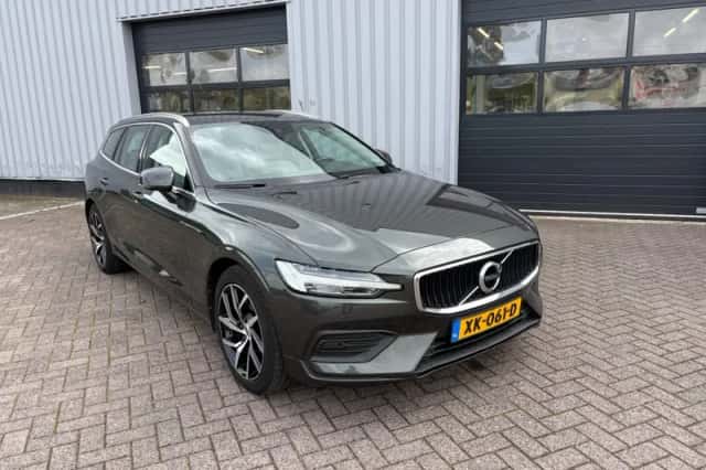 Volvo V60 (2019) thumbnail 3