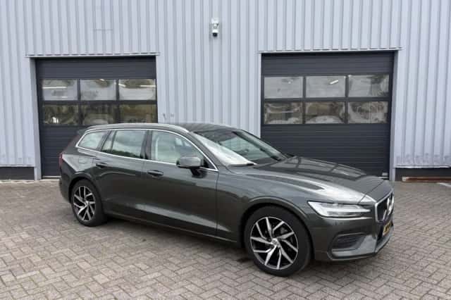 Volvo V60 (2019) thumbnail 1