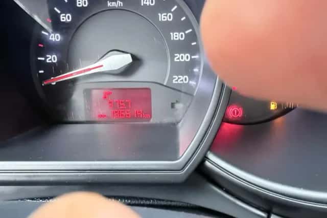Kia Rio (2011) thumbnail 6
