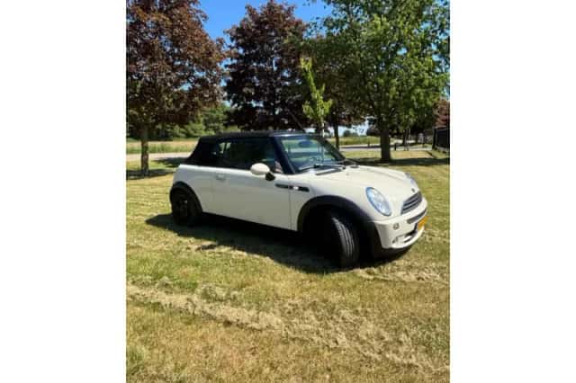 MINI Cabrio (2008) thumbnail 1
