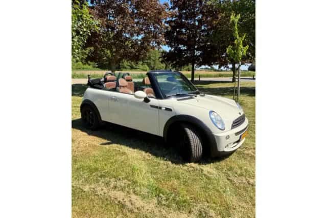 MINI Cabrio (2008) thumbnail 2