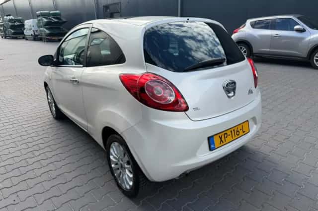 Ford Ka (2011) thumbnail 3