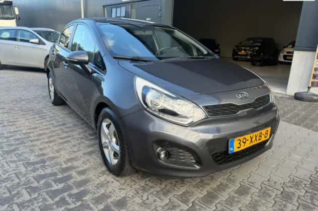 Kia Rio (2012) thumbnail 1