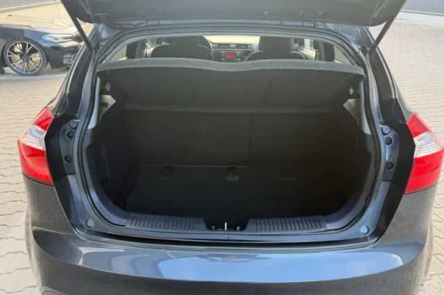 Kia Rio (2012) thumbnail 5