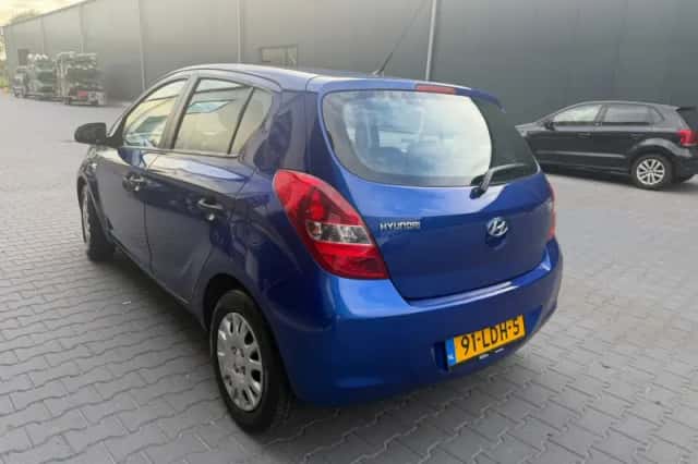 Hyundai i20 (2010) thumbnail 3