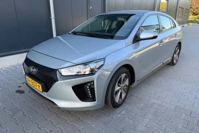 Hyundai Ioniq (2018) thumbnail 2