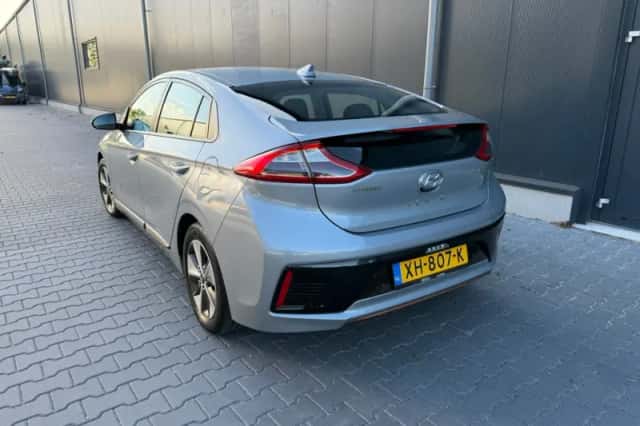 Hyundai Ioniq (2018) thumbnail 3