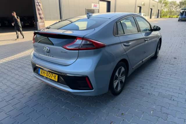 Hyundai Ioniq (2018) thumbnail 4