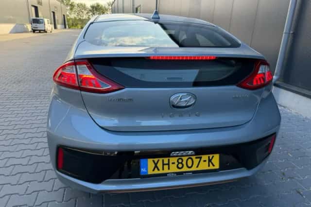 Hyundai Ioniq (2018) thumbnail 5