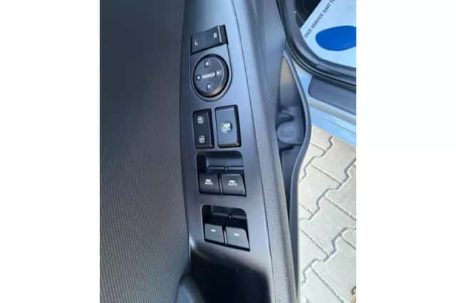 Hyundai Ioniq (2018) thumbnail 6