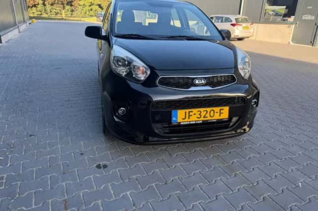 Kia Picanto (2016) thumbnail 3