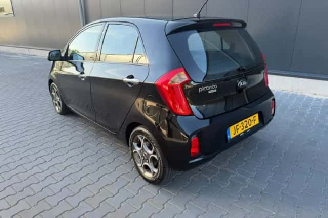 Kia Picanto (2016) thumbnail 5