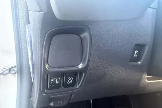 Peugeot 108 (2017) thumbnail 5