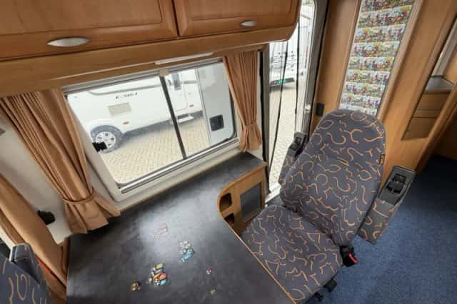 Hymer B 694 (2001) thumbnail 5