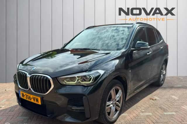 BMW X1 (2021) thumbnail 1