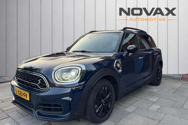 MINI Cooper S (2019) thumbnail 1