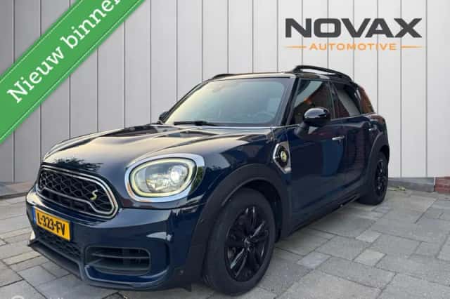 MINI Cooper S (2019) thumbnail 1