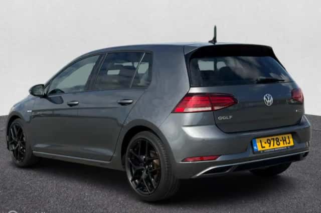 Volkswagen Golf (2018) thumbnail 4