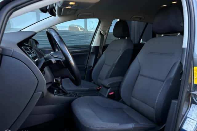 Volkswagen Golf (2018) thumbnail 5