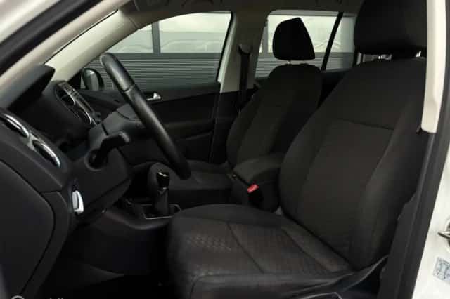 Volkswagen Tiguan (2016) thumbnail 5