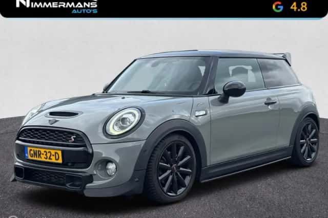 MINI Cooper S (2019) thumbnail 1