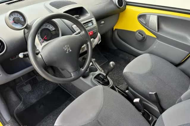 Peugeot 107 (2008) thumbnail 3