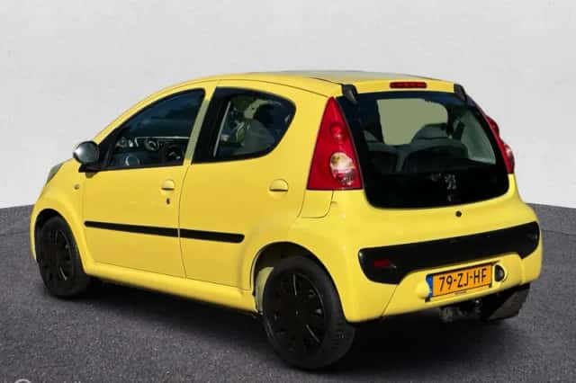 Peugeot 107 (2008) thumbnail 4