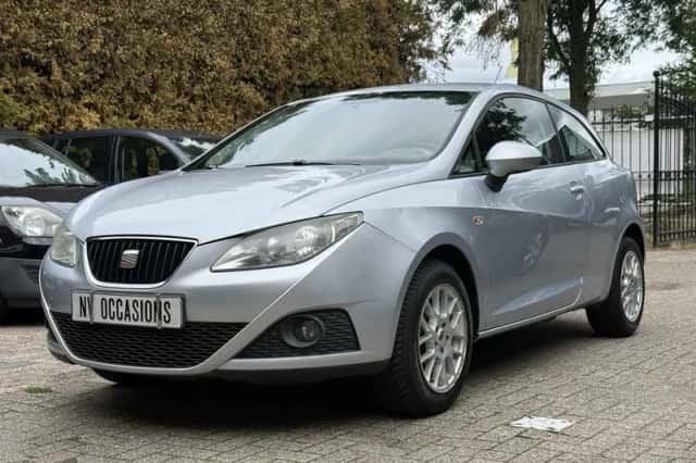 SEAT Ibiza (2011) thumbnail 3