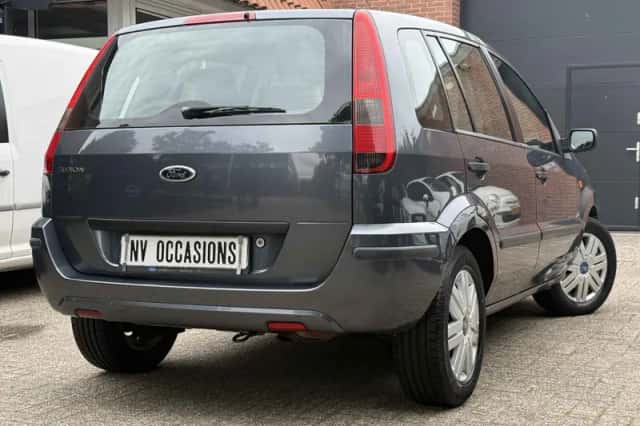 Ford Fusion (2003) thumbnail 5
