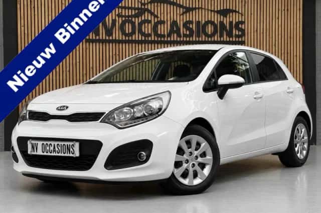 Kia Rio (2012) thumbnail 1