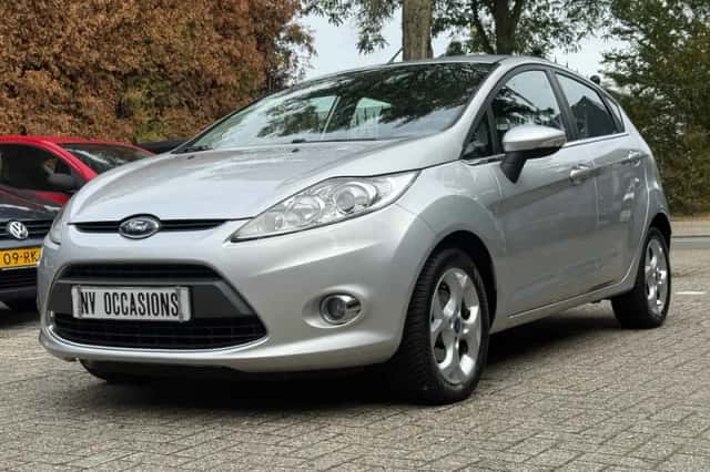 Ford Fiesta (2011) thumbnail 4