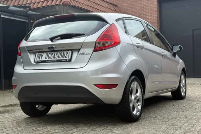 Ford Fiesta (2011) thumbnail 6