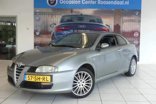 Alfa Romeo GT (2006) thumbnail 1