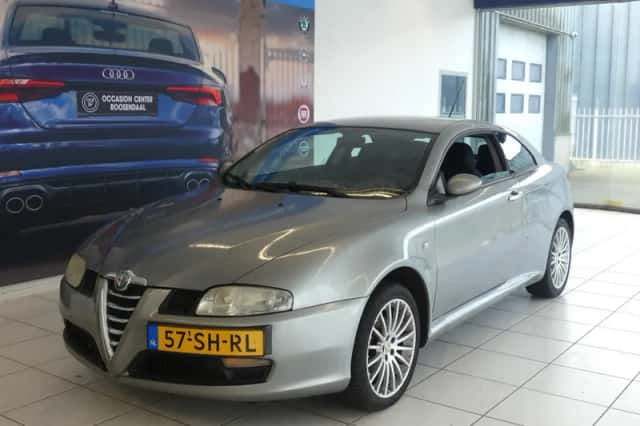 Alfa Romeo GT (2006) thumbnail 2