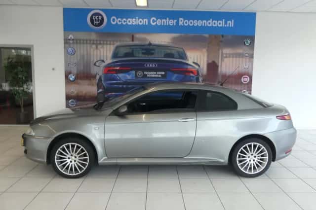 Alfa Romeo GT (2006) thumbnail 4