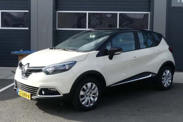 Renault Captur (2015) thumbnail 1